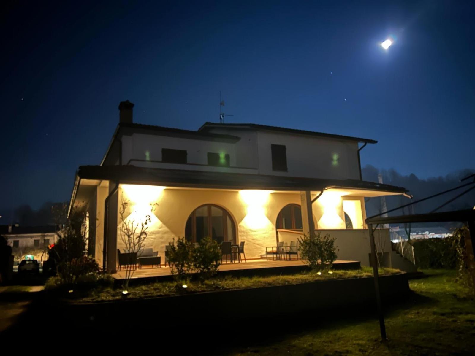 Lori Villa *